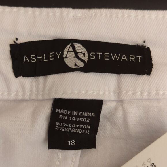 Ashley Stewart Rhinestone Embellished Denim Capri Pants - Size 18 - Picture 5 of 6